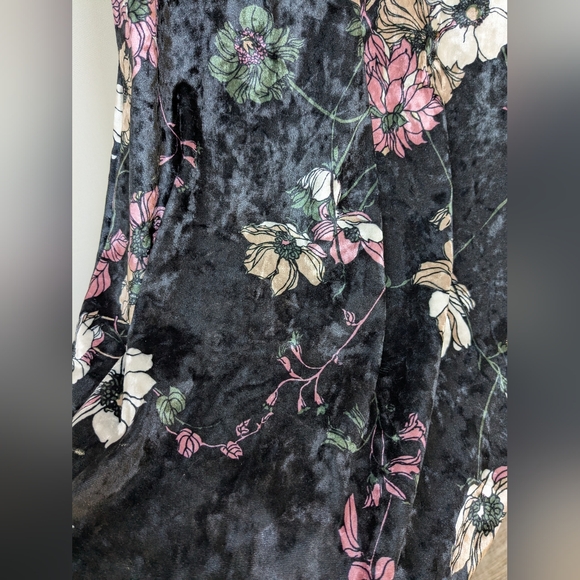 Chico's Black Floral Velvet Bell Sleeves Midi Shift Dress Size 3 (US 16/18) - Picture 8 of 13